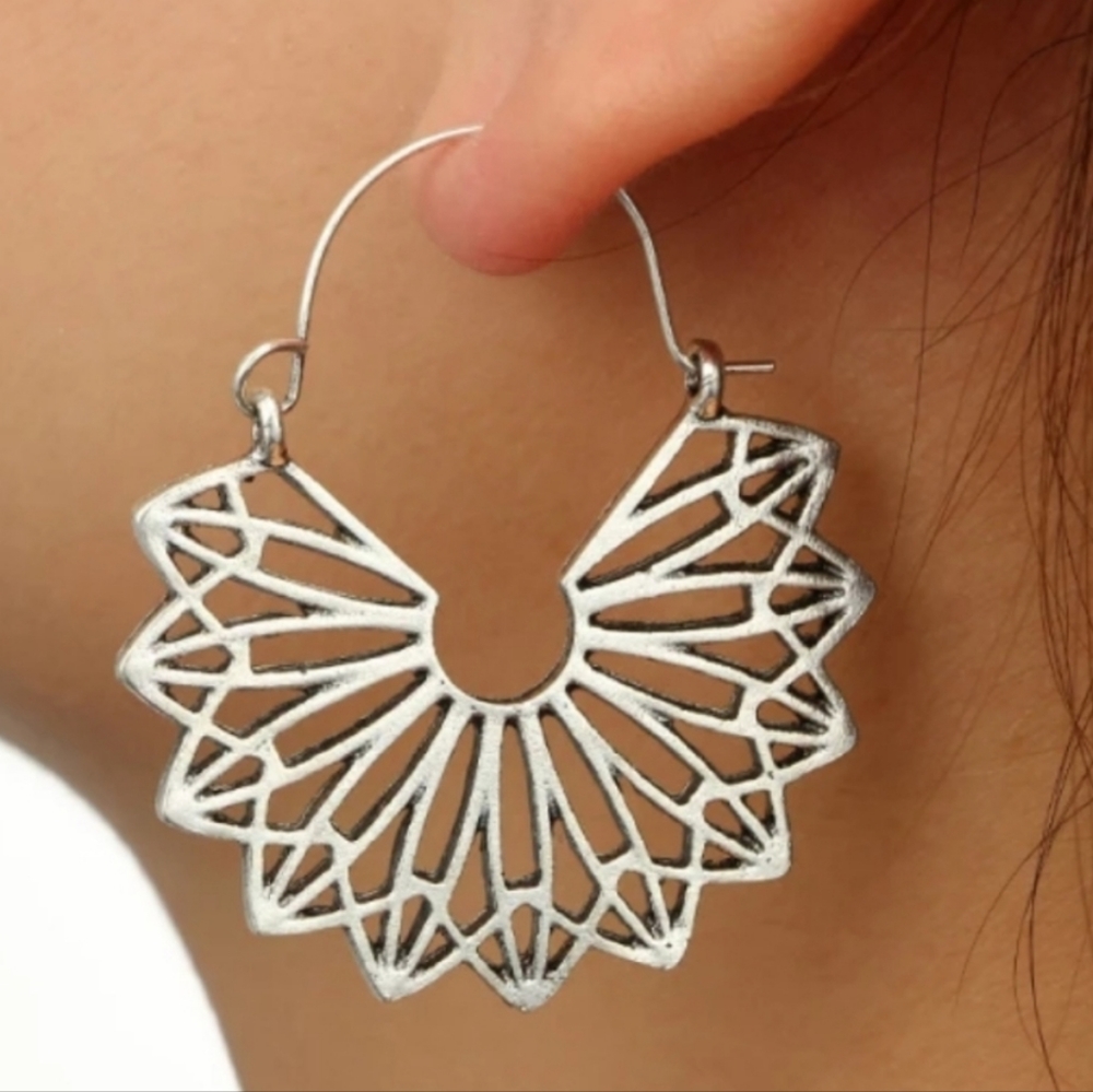 Super Cute Silvertone Earrings